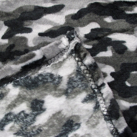 190GSM Boys Cool Ultra Soft Coral Fleece Throw 127 x 152cm Army Camouflage