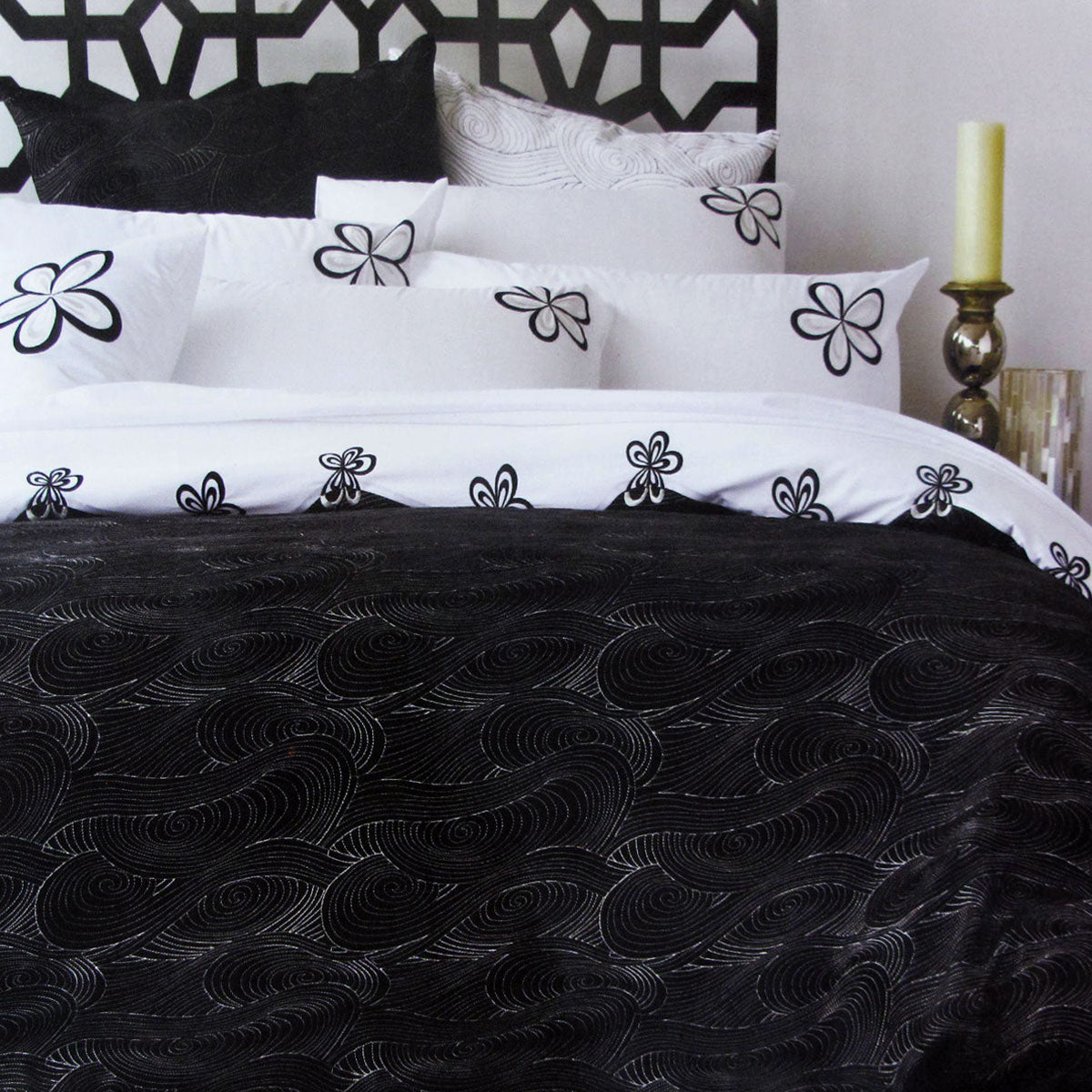 Accessorize Hypnotic Black Quilt Cover Set Queen