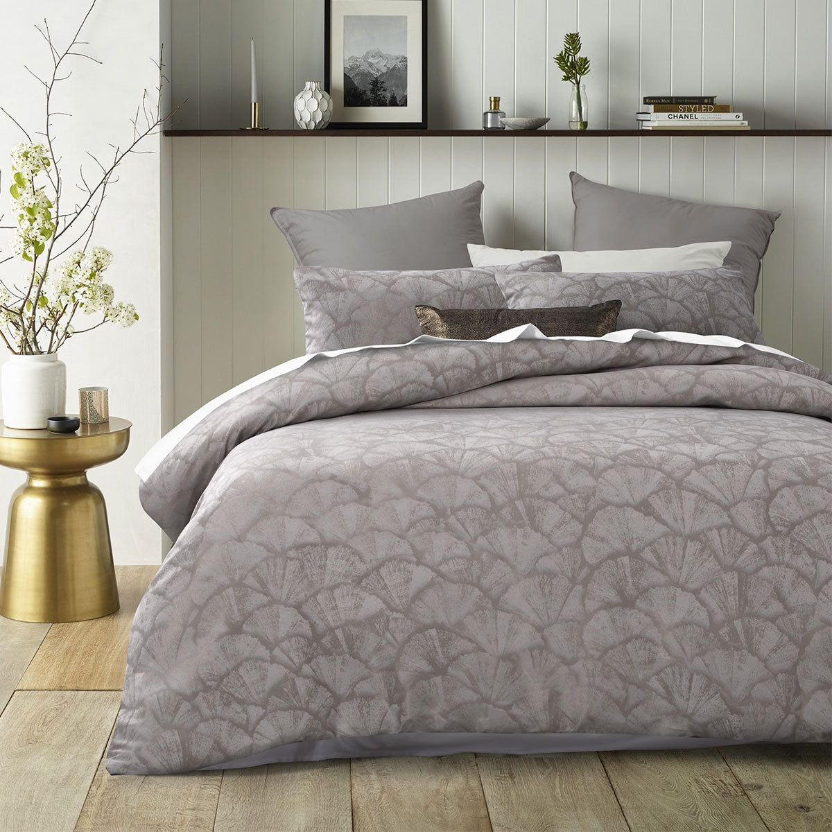 Accessorize Shells Jacquard Quilt Cover Set Queen